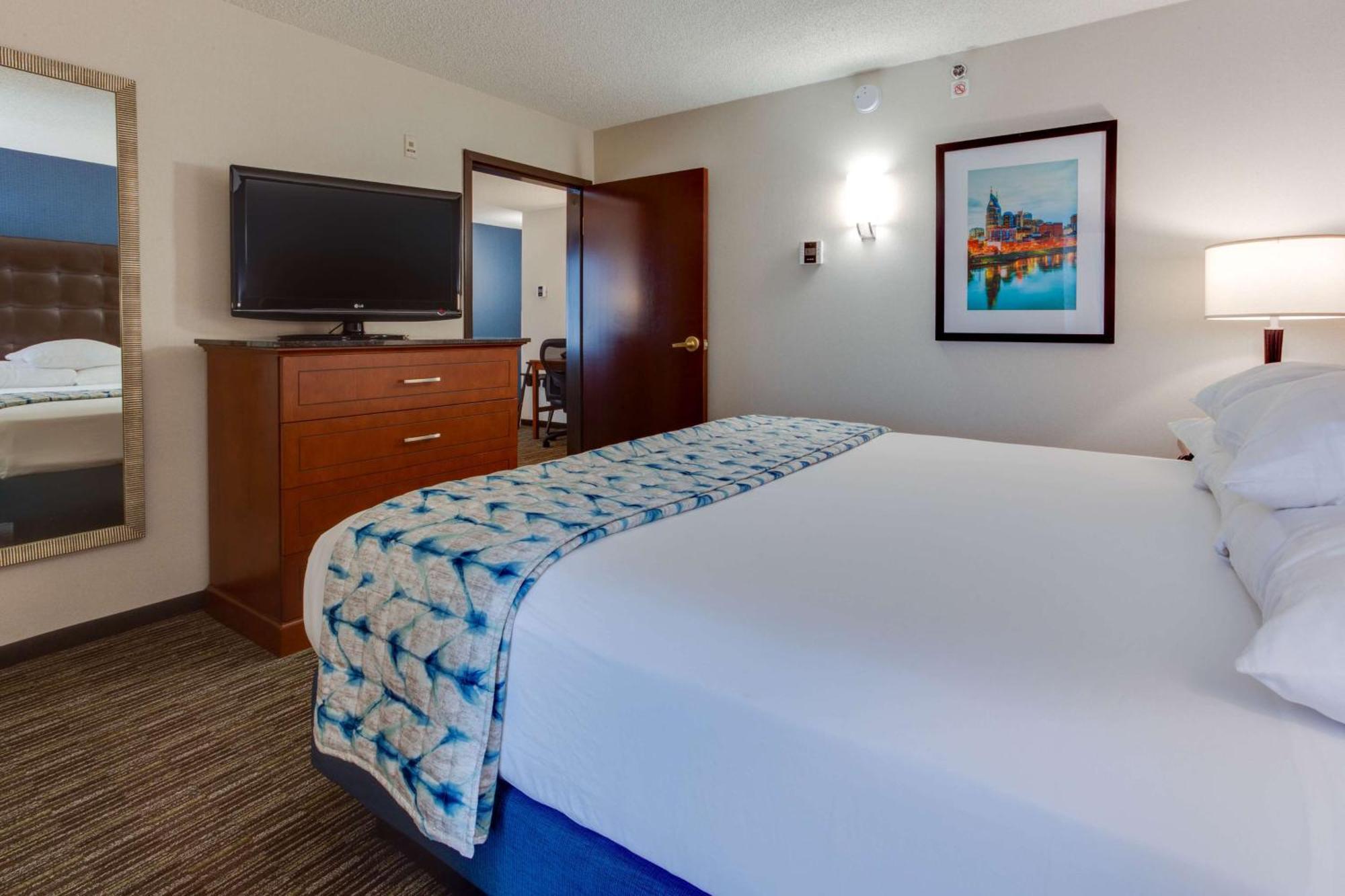 Drury Inn & Suites Nashville Airport Экстерьер фото